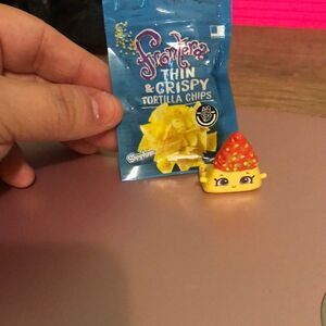 Real littles shopkins snack time minis